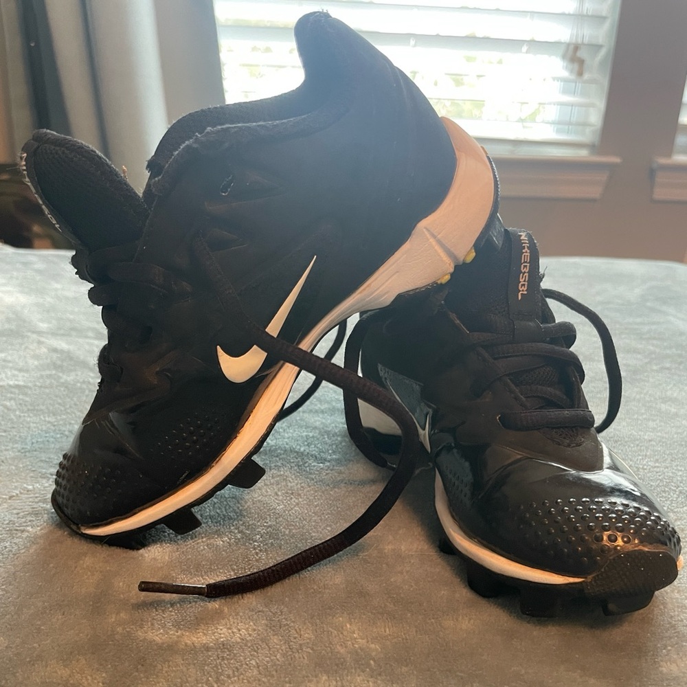 Nike toddler baseball cleats